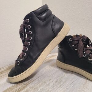 Ugg High Top Leather Sneakers Womens Size 8 Side Zip And Zipper